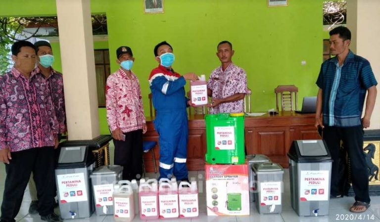 PHE TEJR Berikan Bantuan Peralatan Pencegahan Covid-19 untuk Desa