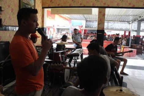 Ngabuburit Ala Tim Musik Swara Bui Warga Binaan Rutan Medaeng