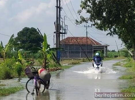 Lebaran Keempat, Banjir Landa Gresik Selatan
