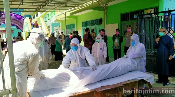 Peresmian Kampung Tangguh Tuban, Relawan Lakukan Simulasi