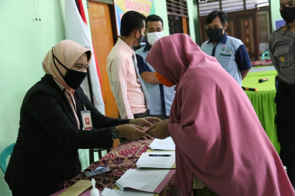 Pemkab Kediri Salurkan BLT untuk Warga Terdampak Covid-19