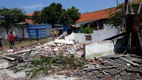 Kuli Bangunan Tewas Tertimpa Tembok Gudang Matras