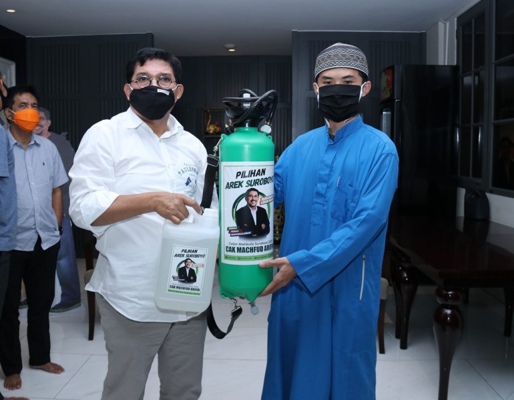 Anak-anak Yatim Kini Lebih Aman, Cak Machfud Berikan Alat Disinfektan untuk Panti Asuhan