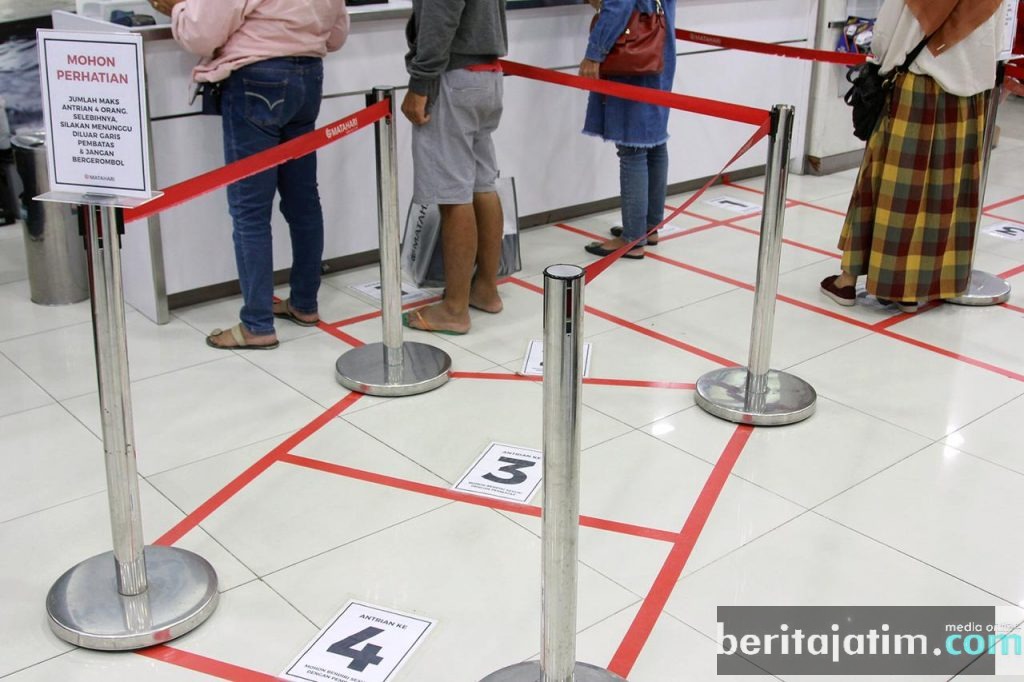 Jika Terpaksa Belanja, Walikota Kediri Himbau Masyarakat Tertib Mengantre dan Pakai Masker