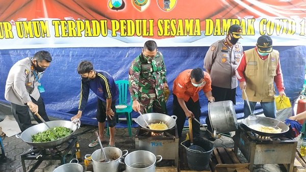 Bupati Mojokerto Masak Mie, Kapolres Masak Tumis, Dandim Masak Telur