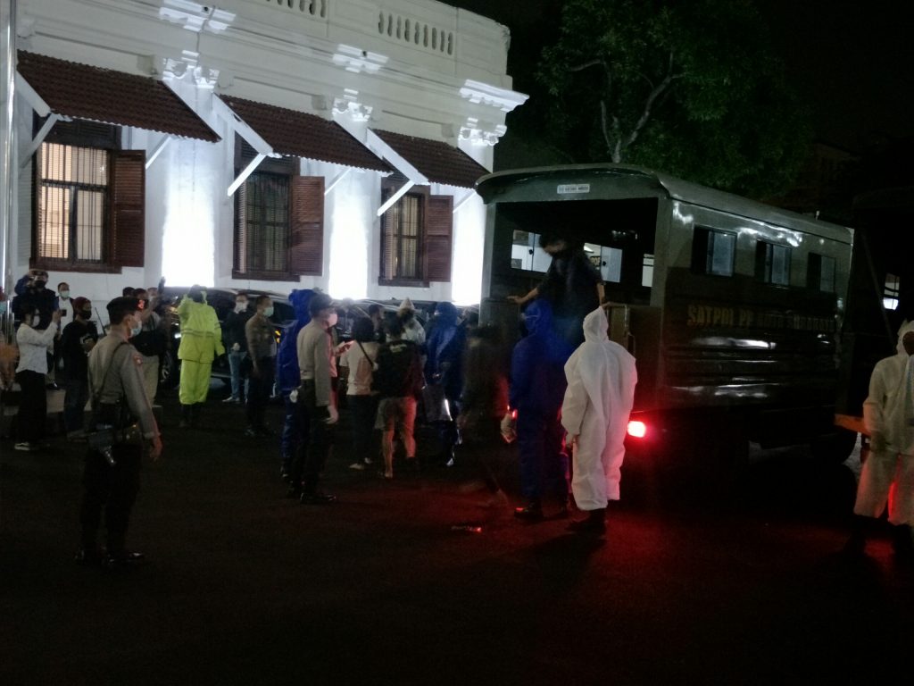 Razia PSBB, 82 Warga Surabaya Terjaring dan Ditahan