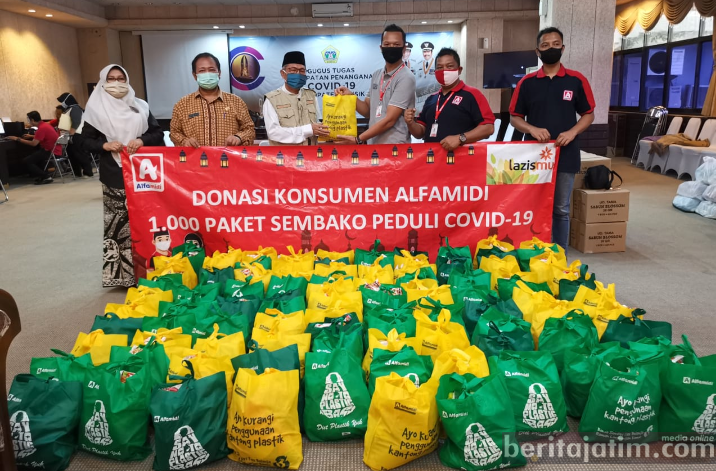 Alfamidi Kucurkan 11.200 Paket Sembako Peduli Covid-19