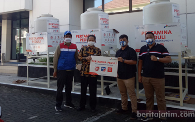 Pertamina Distribusikan APD hingga ke Perbatasan Jateng dan Jatim