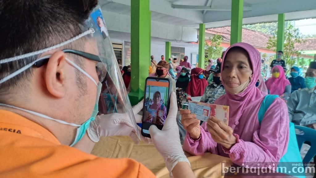 3.364 KPM di Kabupaten Kediri Bagian Selatan Terima BST