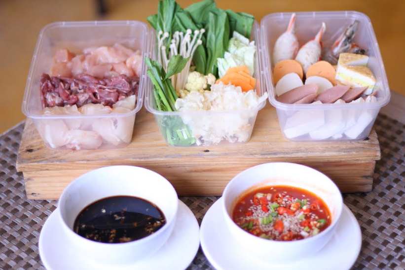 Menu Ayam Bakakak Quest Hotel Surabaya Bisa Diantar ke Rumah