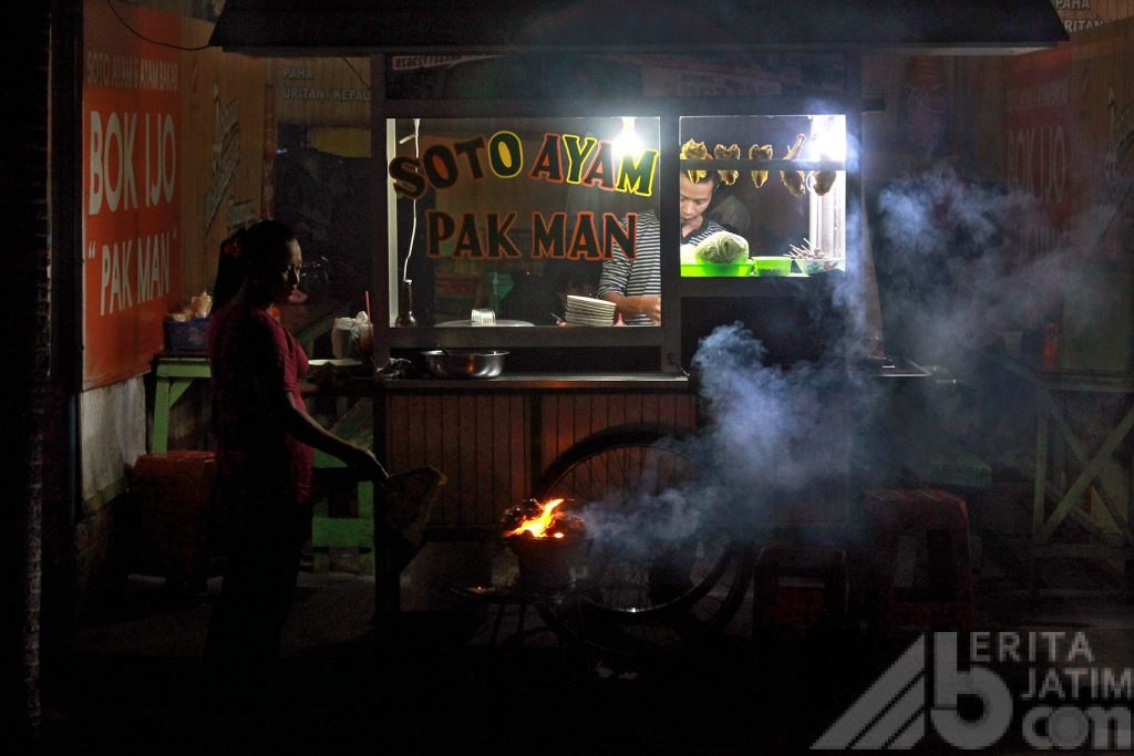 Dampak Covid-19, Sentra Kuliner Soto ‘Bok Ijo’ Khas Kediri Sepi Pembeli