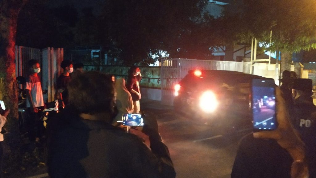 Usai Didemo Warga, Pasien Covid-19 Dievakuasi dari Rumah Isolasi
