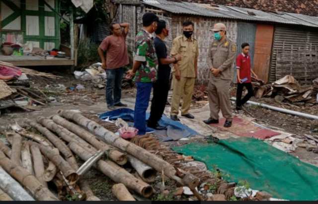 Hujan Deras, Rumah Warga di Kota Mojokerto Rata dengan Tanah