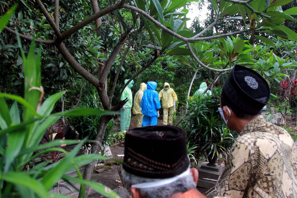 Corona Bukan Aib, Warga Ngletih Kota Kediri Terima Pemakaman PDP