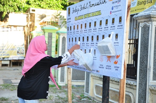 PKS Situbondo Bagikan Sembako dan Vitamin
