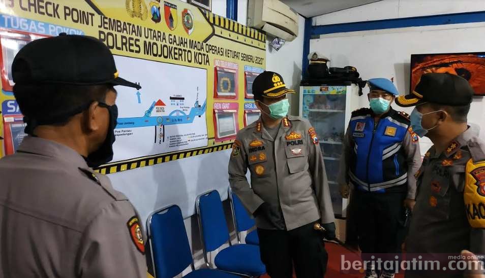 Kapolresta Mojokerto Pantau Takbir Keliling