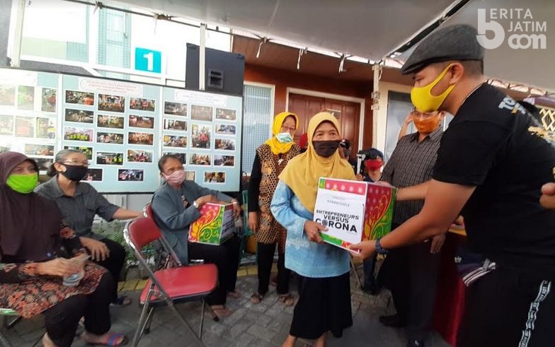 Satu Kampung Isolasi Mandiri, Komunitas Beri Bantuan Bahan Pokok