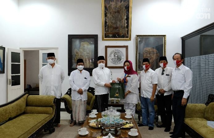 Goes To Pesantren, Rotary District 3420 Bagikan Ribuan Masker dan Faceshield