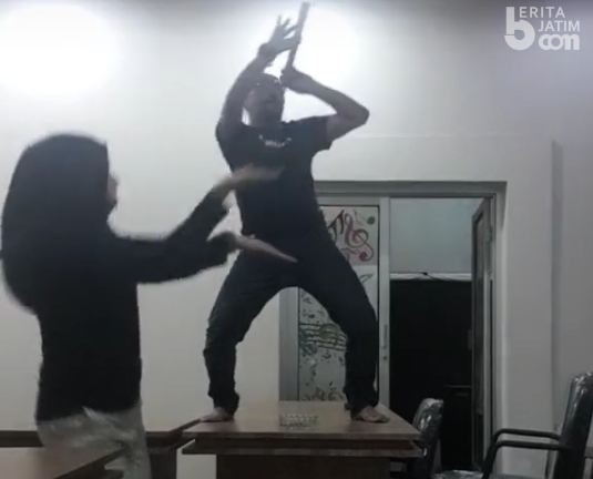 Tiktokan di Atas Meja, Kepala Dinas Pariwisata Bondowoso Akhirnya Dicopot