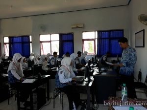 Pandemi Covid-19, Kelulusan Diumumkan Daring, Rapor Diantar ke Rumah Siswa