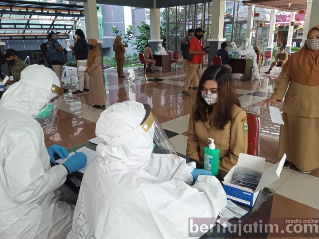 Ratusan ASN Pemkot Batu Jalani Rapid Test