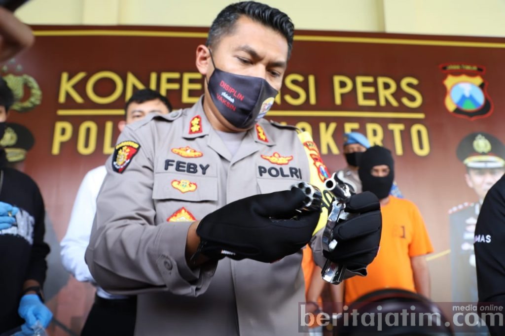 Melawan, Spesialis Curanmor di Mojokerto Ditembak Mati