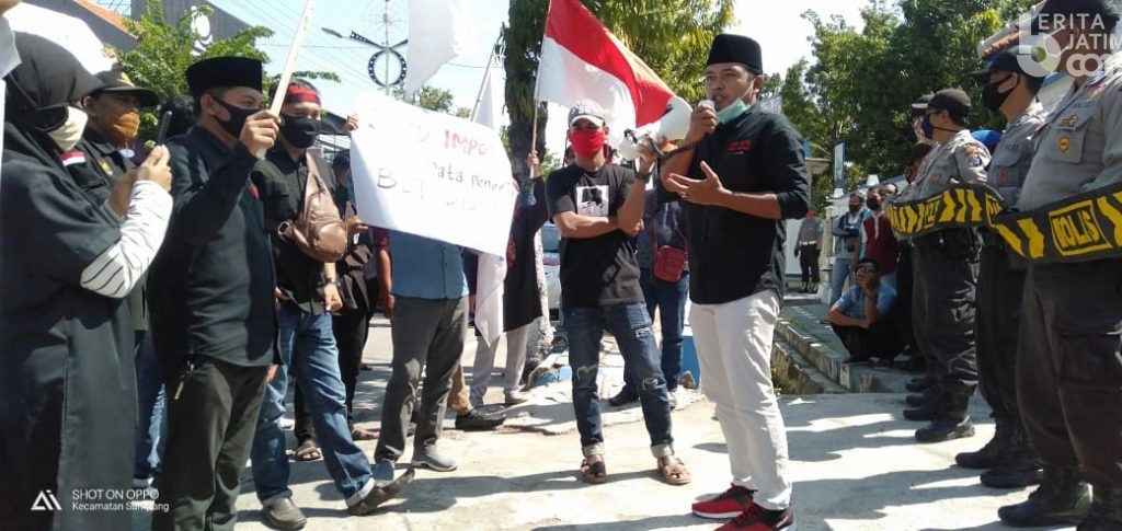 Kepala DPMD Sampang Dituntut Mundur