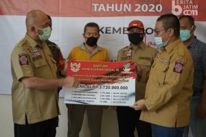 Korban Longsor Terima Bantuan Rp 3,7 Miliar