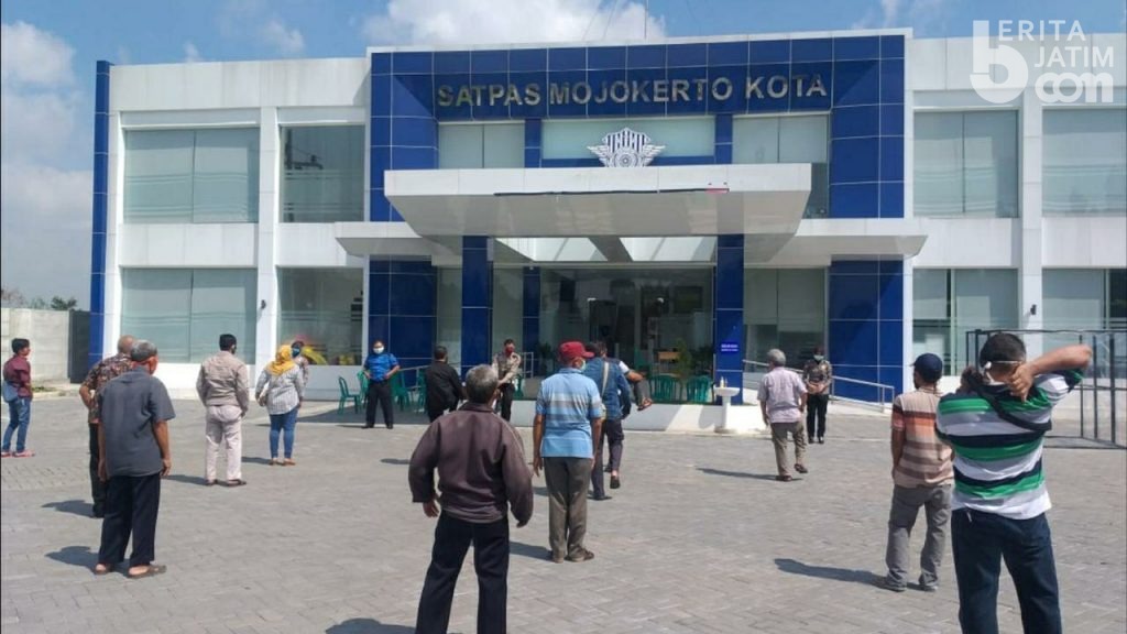 Putus Penyebaran Covid-19, Pemohon SIM di Satpas Satlantas Polresta Mojokerto Dibatasi
