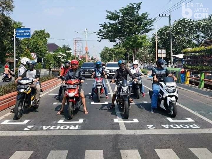 Songsong New Normal, Dishub Kota Mojokerto Atur Jarak Antrian di Persimpangan