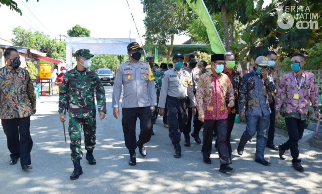 Wabup Pamekasan Resmikan ‘Kampung Tangguh’ di Desa Durbuk