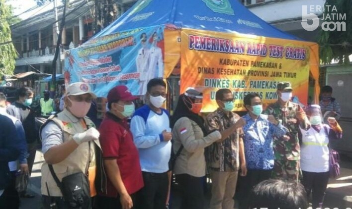 Tugas Berat Relawan Pamekasan di Tengah Pandemi Covid-19