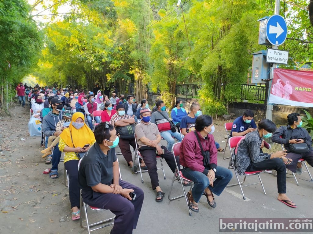 Sempat Abaikan Physical Distancing, Kini Rapid Test Massal di Surabaya Tertib
