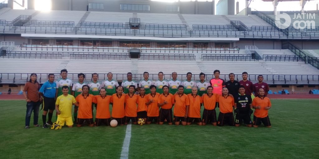 SIWO PWI Jatim Tahan Imbang Persebaya Old Star di HUT Ke-93 Persebaya