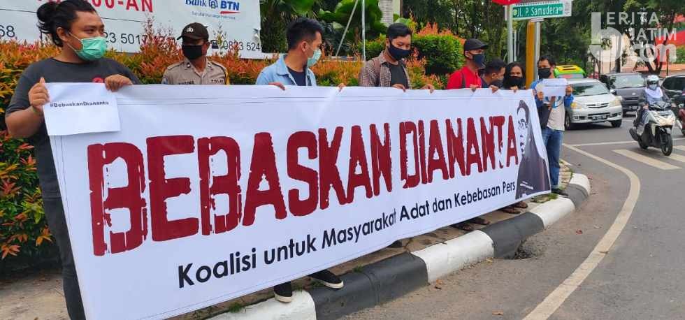 Aksi Solidaritas untuk Diananta di Banjarmasin: Jurnalisme Bukan Kejahatan