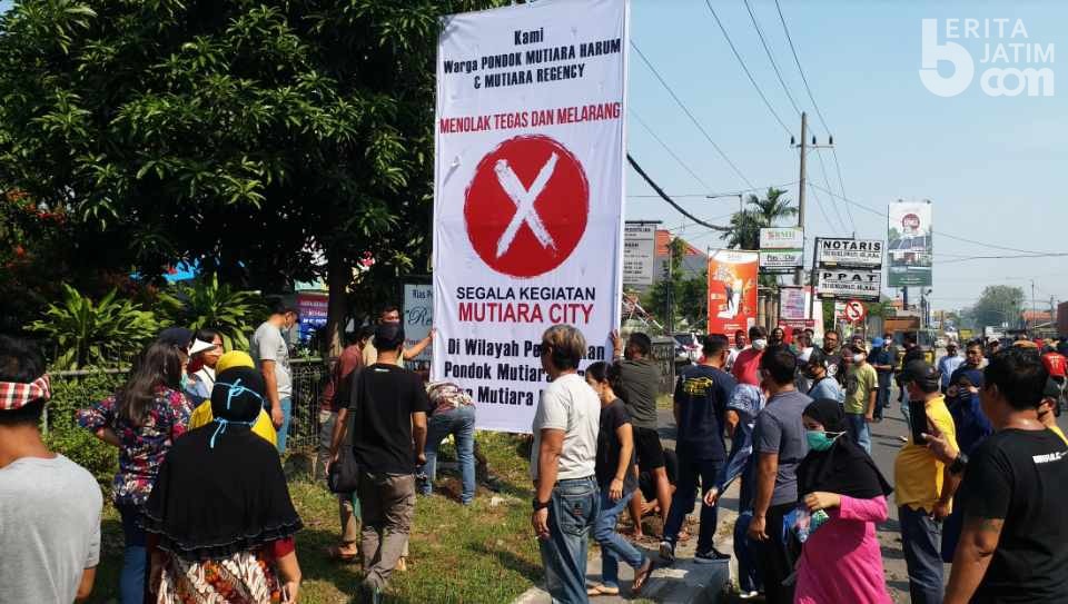 Warga Pondok Mutiara Jati Sidoarjo Protes Akses Jalan Oleh Apartemen