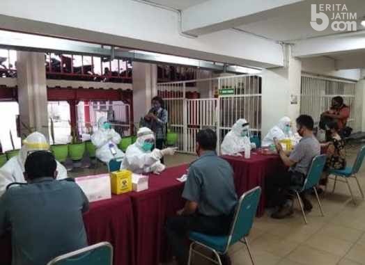 Panitera Positif Corona, 310 Pegawai PN Surabaya Rapid Test