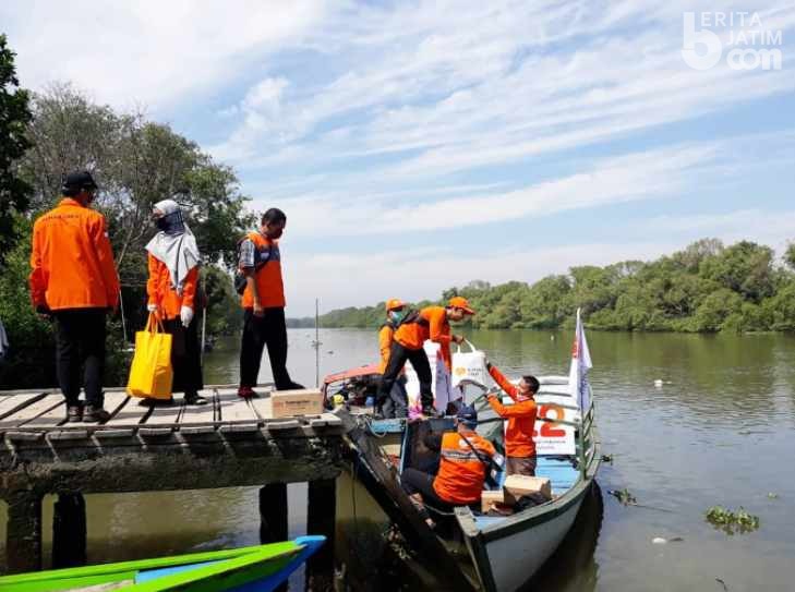 Rumah Zakat Salurkan Bantuan ke Desa Terpencil