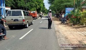 Truk Bak Terbuka Angkut 15 Orang Terguling, 2 Penumpang Meninggal