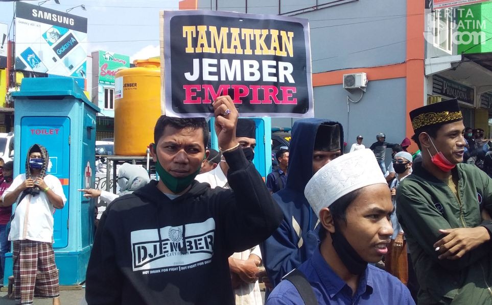 Keponakan KH Achmad Shiddiq Pimpin Demo Pemakzulan Bupati Jember