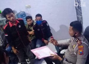 Diduga Ada Pungli Pembuatan SIM, Mahasiswa Datangi Satlantas Polres Sampang