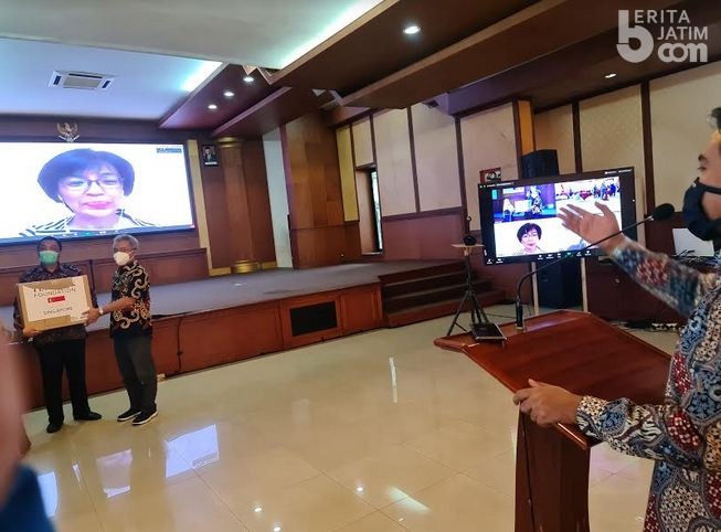 16 RS Muhammadiyah di Jatim Dapat Bantuan Alkes dari Temasek Singapura