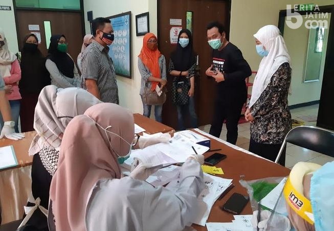 Calon Mahasiswa Asal Gresik Terbantu Rapid Test Gratis
