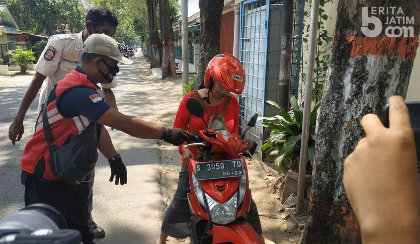 Satpol PP Kota Mojokerto Razia Masker