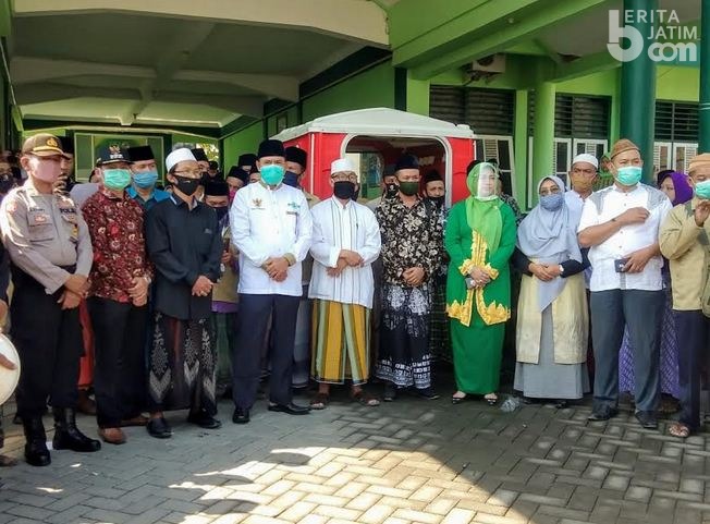 PC HIMASAL Fasilitasi Keberangkatan Santri Asal Mojokerto ke Ponpes Lirboyo