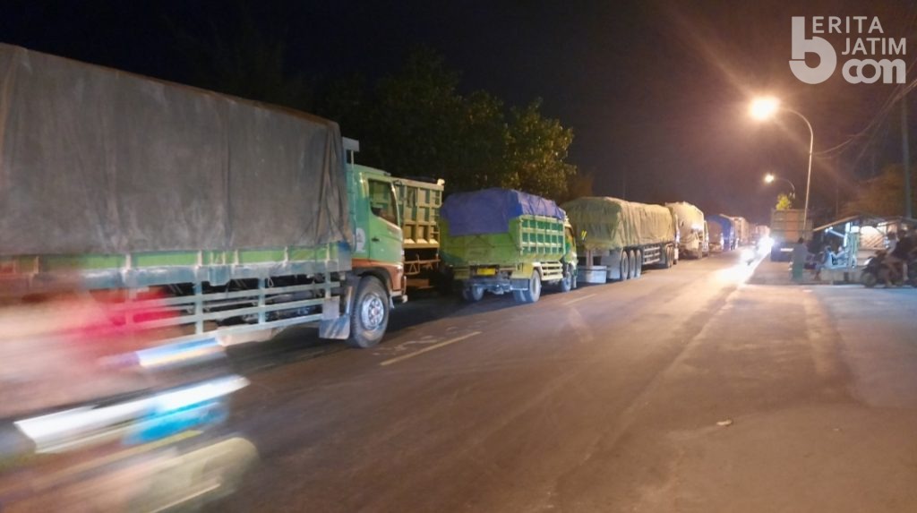 Ada Kecelakaan di Brondong, Jalur Tuban-Gresik Macet Total