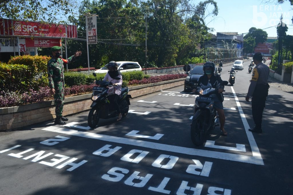 Warga Magetan Diminta Patuhi Marka Physical Distancing