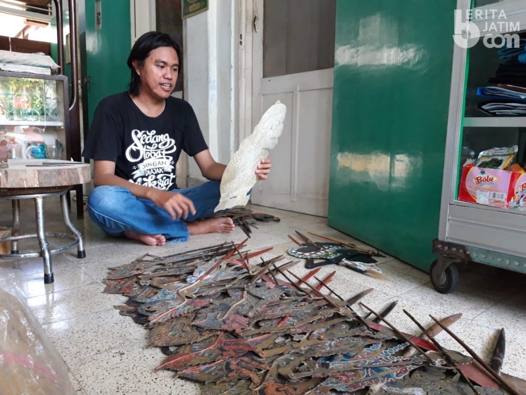 Menilik Danar Dwi Pemuda Yang Gemar Buat Komik Semar-Bagong