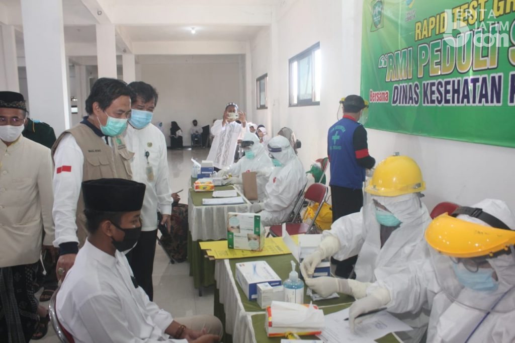 Pemkab Sidoarjo Fasilitasi Rapid Test Ratusan Santri di MWC NU Waru