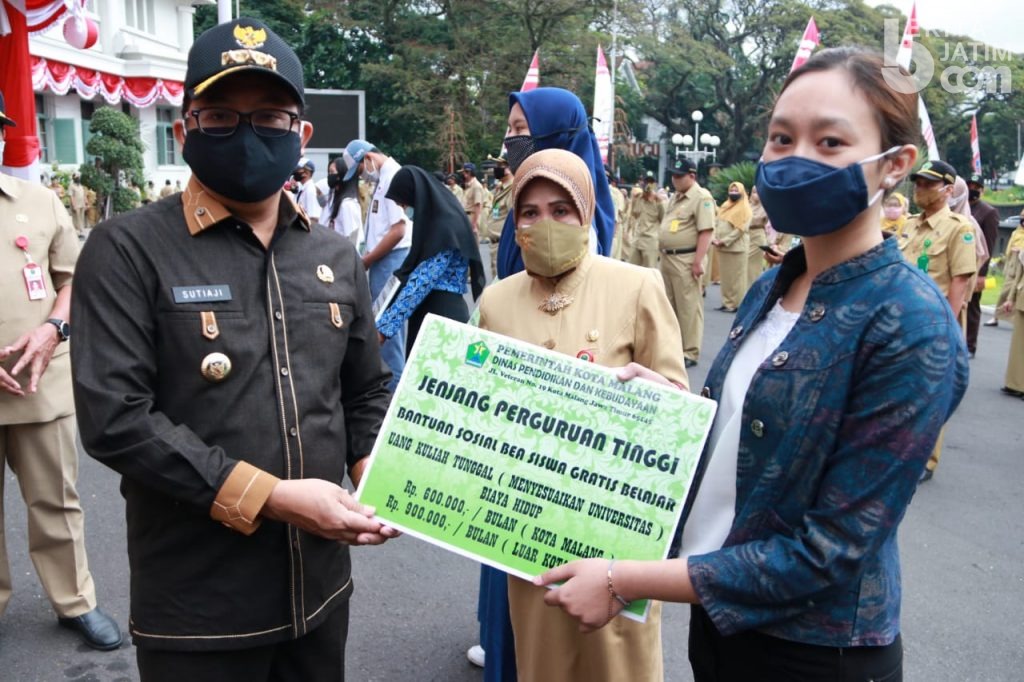Ratusan Siswa SD Hingga Mahasiswa di Kota Malang Dapat Beasiswa